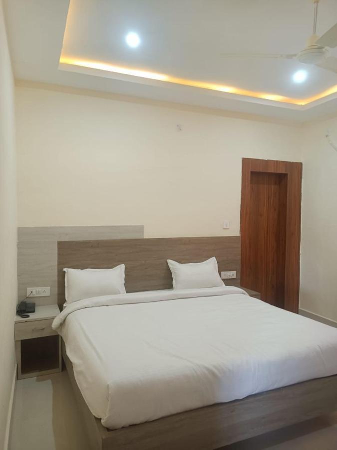 אורצ'ה Hotel Rajwada Palace מראה חיצוני תמונה