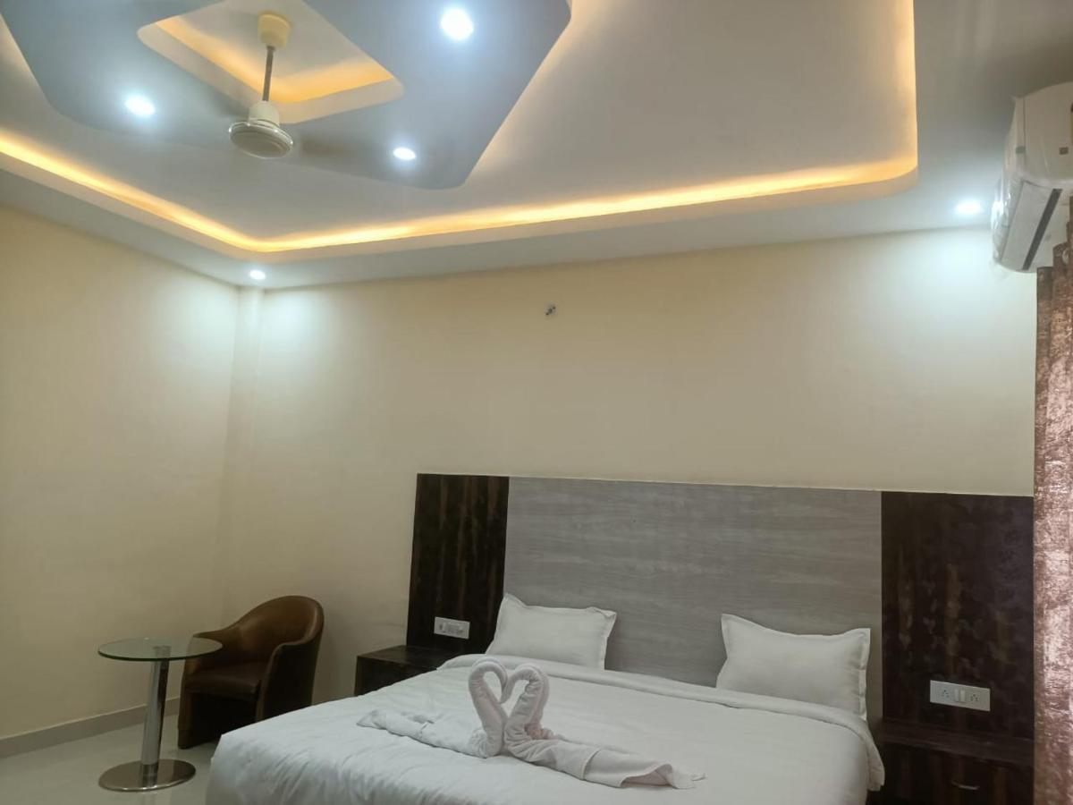 אורצ'ה Hotel Rajwada Palace מראה חיצוני תמונה