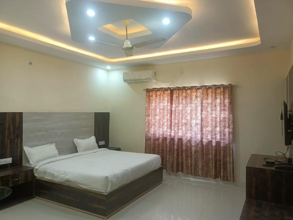 אורצ'ה Hotel Rajwada Palace מראה חיצוני תמונה