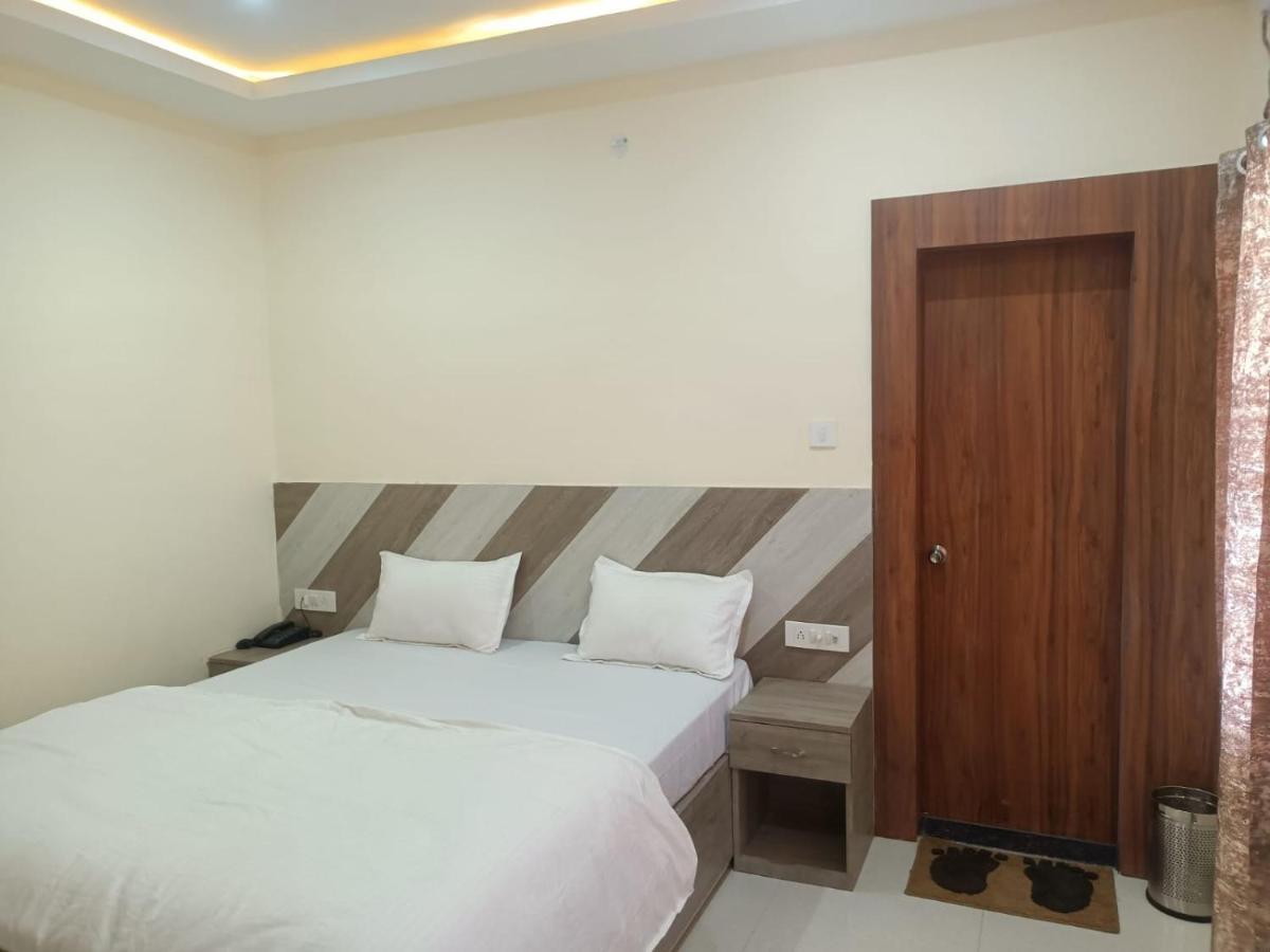אורצ'ה Hotel Rajwada Palace מראה חיצוני תמונה