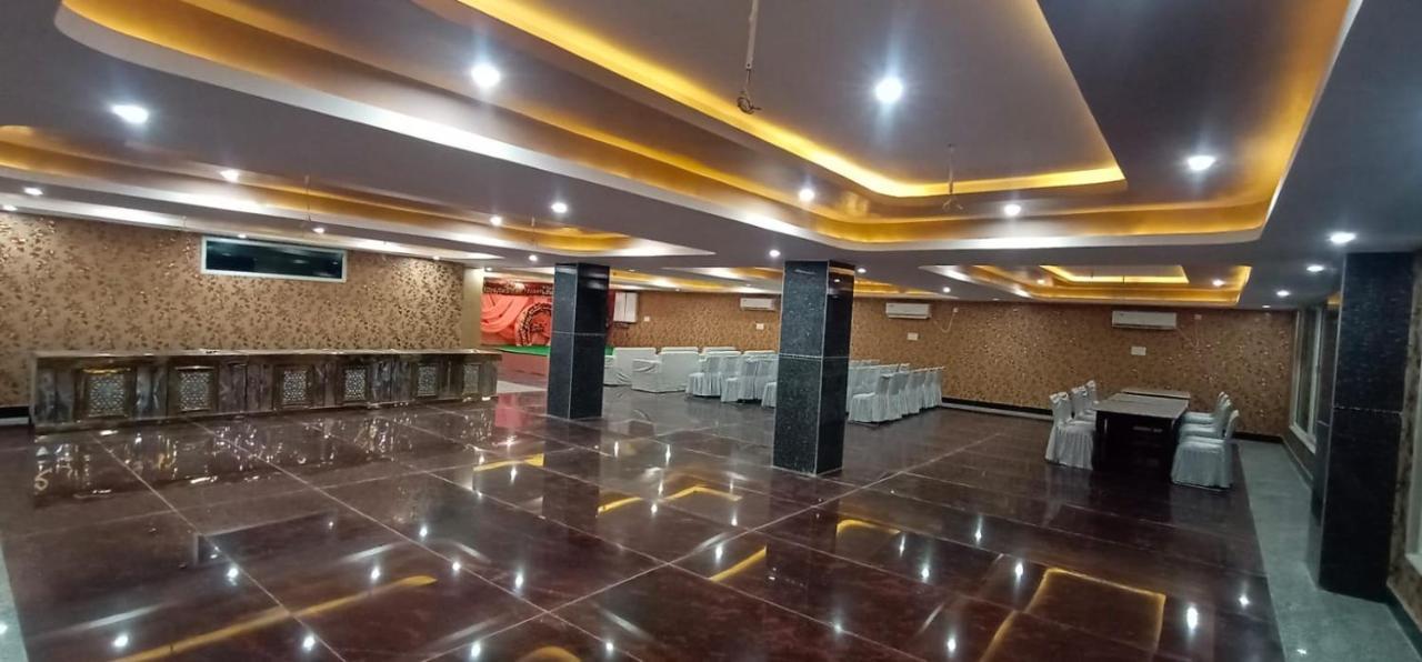 אורצ'ה Hotel Rajwada Palace מראה חיצוני תמונה