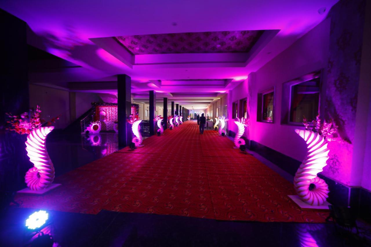 אורצ'ה Hotel Rajwada Palace מראה חיצוני תמונה