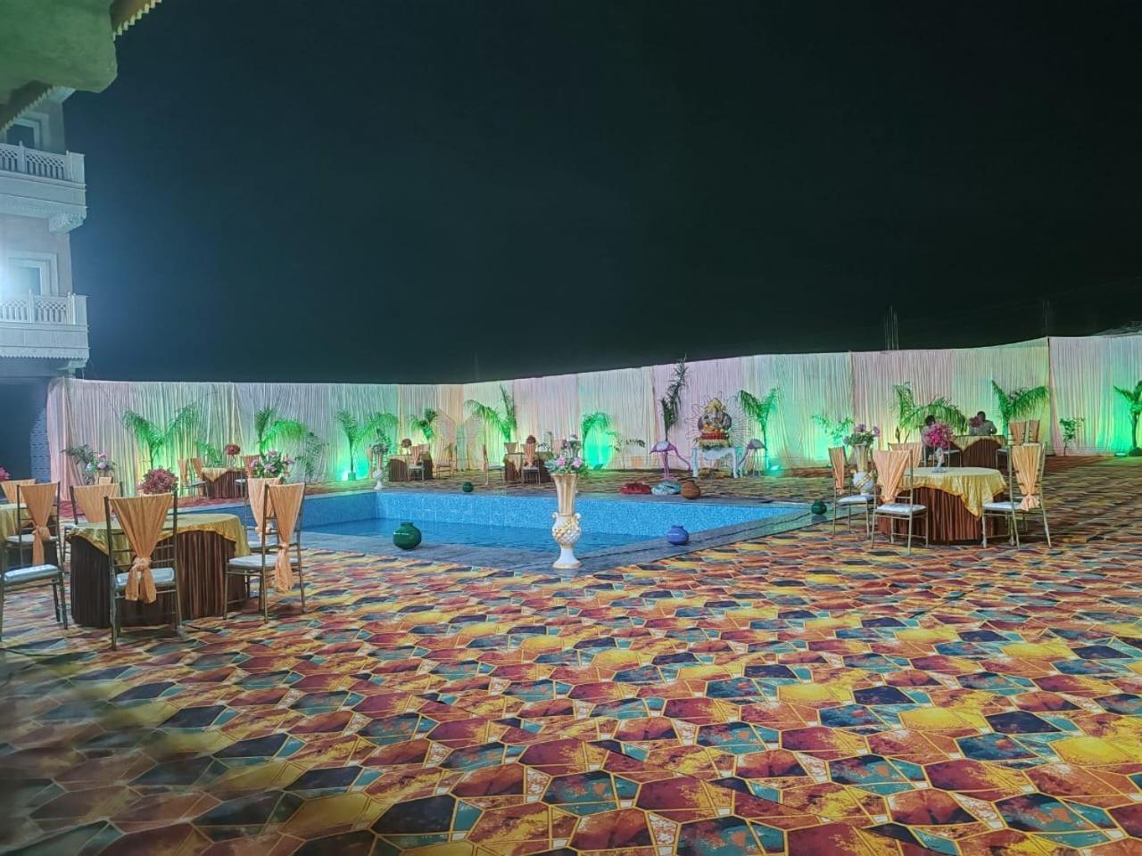 אורצ'ה Hotel Rajwada Palace מראה חיצוני תמונה